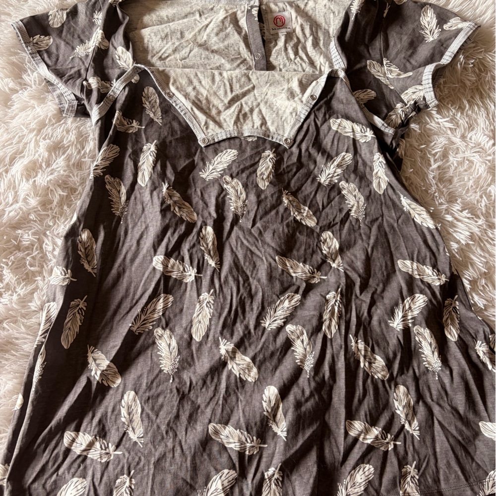 Feather Print labor and delivery gown - Charcoal & Cream